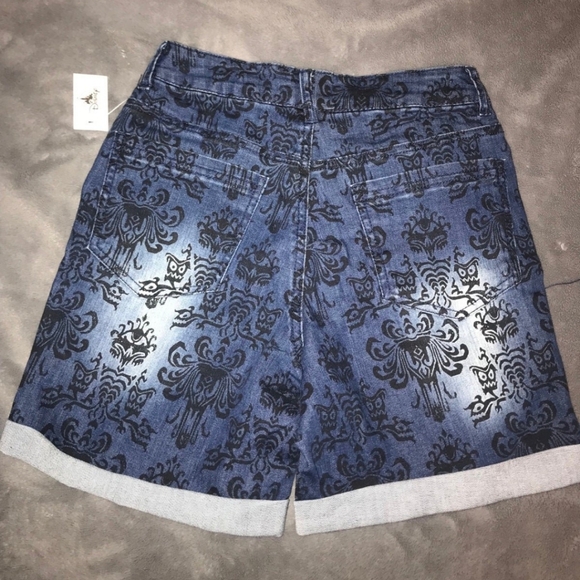 Disney Haunted Mansion damask ghost shorts New! Xs - Picture 3 of 4